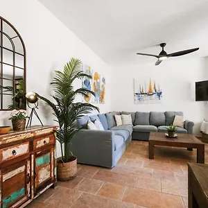 https://apartamento-catedral-centro-de-mlaga-estreno.1costadelsol.com